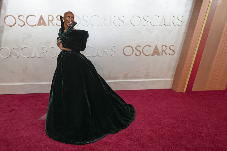 Cynthia Erivo llega a los Premios Oscar, el 2 de marzo de 2025, en el Teatro Dolby, en Los Angeles. (AP Foto/Jae C. Hong)