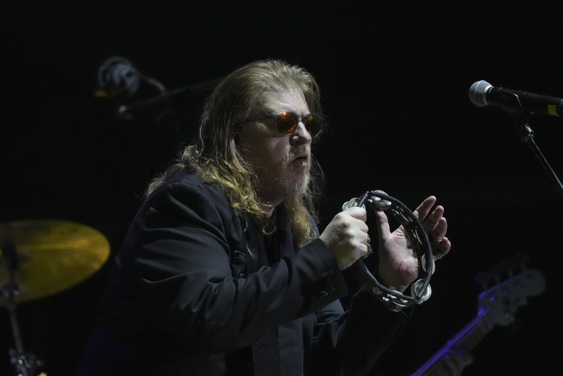 Joseph Williams de Toto durante su presentación en el festival Corona Capital en la Ciudad de México, el viernes 15 de noviembre de 2024. (Foto AP/Eduardo Verdugo)