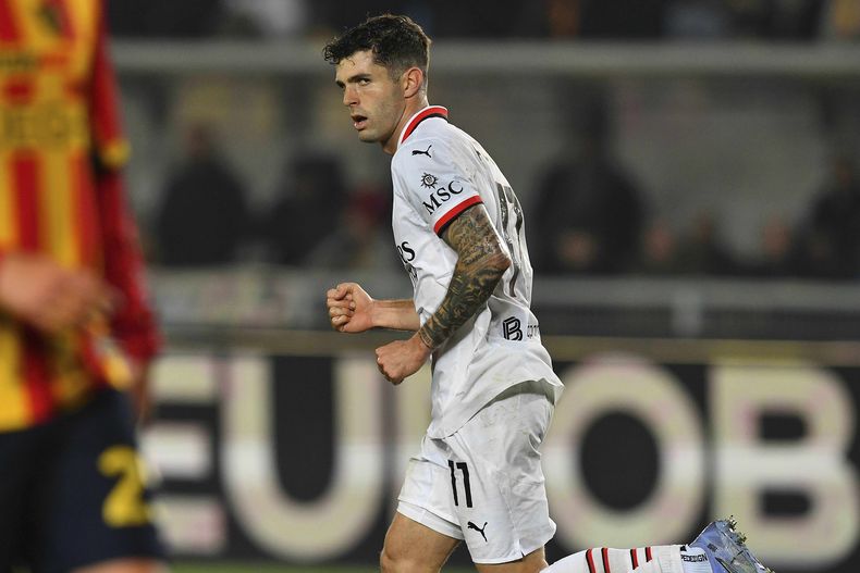El estadounidense Christian Pulisic del AC Milan celebra tras anotar en el encuentro ante Lecce en la Serie A, el sábado 8 de marzo de 2025. (Giovanni Evangelista/LaPresse vía AP)