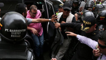 farc se retiran de elecciones en colombia por enfermedad de su lider y ataques con huevos