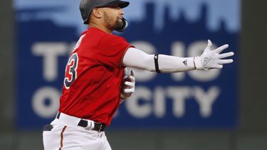 Con grand slam de Lewis, Mellizos vencen a Guardianes