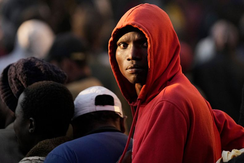 Un migrante de Malaui en Durban, Sudáfrica, el 19 de junio del 2026. (AP foto/Themba Hadebe)