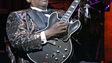 hospitalizan a b.b. king por deshidratacion