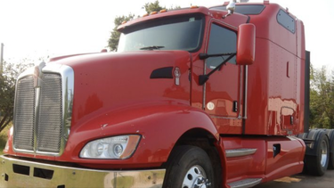 miami: captado en camara el robo de un camion kenworth del ano 2013