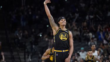 Warriors incompletos superan a Spurs; hilan 7mo triunfo