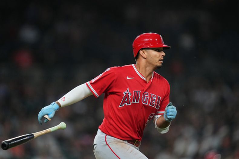 Vaughn Grissom, de los Angelinos de Los Ángeles, batea un grand slam ante los Tigres de Detroit, el martes 26 de mayo de 2026 (AP Foto/Paul Sancya)