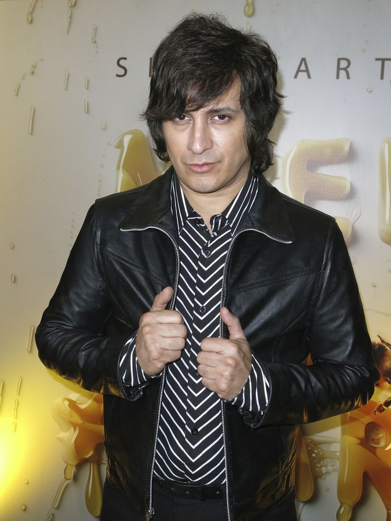 El músico mexicano Siddhartha posa para un retrato durante una entrevista para promover su EP Miel de azar en la Ciudad de México el 4 de julio de 2024. (Foto AP/Berenice Bautista)
