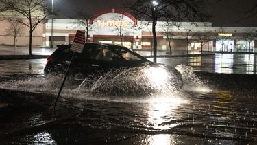 2 muertos, una de ellos mexicana, por tormentas en eeuu