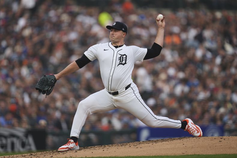 Tarik Skubal, pitcher de los Tigres de Detroit, hace un lanzamiento en el encuentro ante los Cachorros de Chicago, el viernes 6 de junio de 2025 (AP Foto/Paul Sancya)