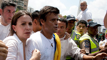 americateve | "Hacemos responsable a Maduro de lo que pueda ocurrir a Leopoldo. Ahora la ruta está en la lucha", agregó la diputada opositora María Corina Machado.