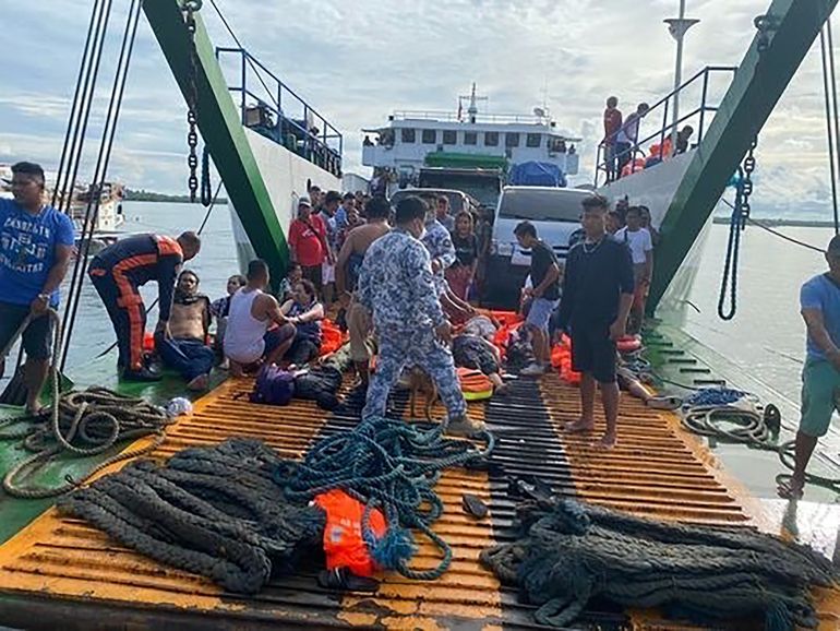 Filipinas: 7 muertos y 120 rescatados en incendio en ferry