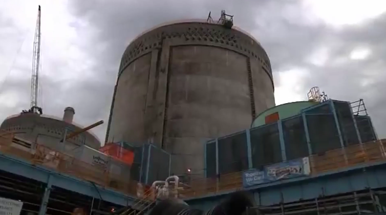 Las cámaras de América Tevé se adentraron en las instalaciones de la planta nuclear de Turkey Point, donde se proyecta la construcción de dos nuevos reactores.