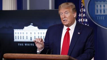 Gobernadores rechazan ataque de Trump sobre pruebas de COVID