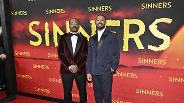 El director Ryan Coogler, a la izquierda, y el actor Michael B. Jordan asisten al estreno de Sinners en AMC Lincoln Square el jueves 3 de abril de 2025, en Nueva York. (Foto Evan Agostini/Invision/AP)