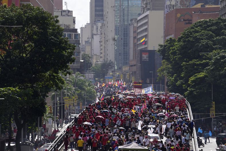 Partidarios se reúnen para una manifestación a favor del gobierno en Caracas, Venezuela, el sábado 3 de agosto de 2024. (Foto AP/Matías Delacroix)