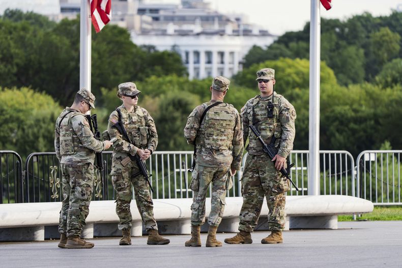 Efectivos de la Guardia Nacional en Washington el 28 de agosto del 2025. (AP foto/J. Scott Applewhite)