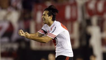 americateve | El jugador de River Plate, Leonardo Pisculichi, festeja un gol contra Boca Juniors en las semifinales de la Copa Sudamericana el jueves, 27 de noviembre de 2014, en Buenos Aires. (AP Photo/Victor R. Caivano)