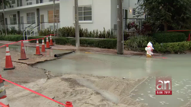 continuan trabajos de reparacion de tuberia que ocasiono inundaciones