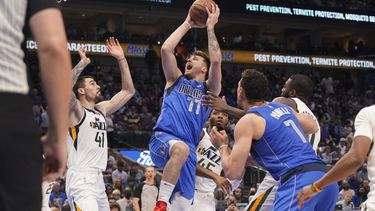Maverics vencen 114-100 a Jazz: Doncic termina con 32 puntos