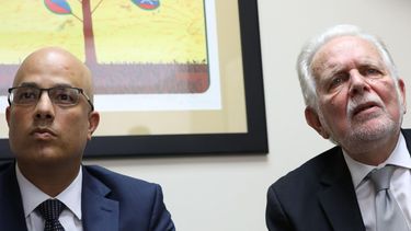 se cuaja un junte contra la junta