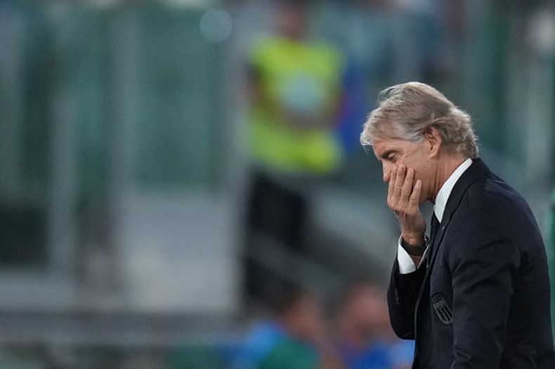 El técnico de Italia Roberto Mancini durante el partido contra Bélgica por la Liga de Naciones, el viernes 25 de septiembre de 2026, en Roma. (Alfredo Falcone/LaPresse vía AP)