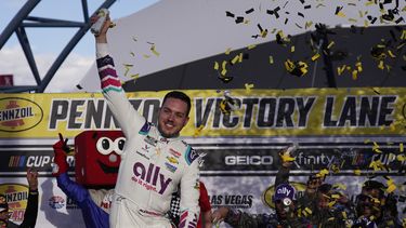 NASCAR: Bowman vence a Larson en cerrado duelo en Las Vegas