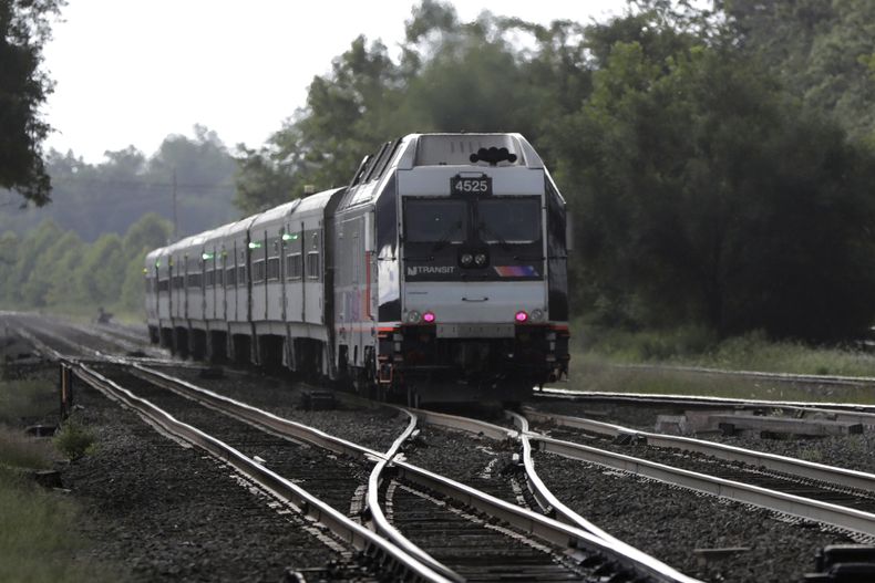 Un tren de New Jersey Transit en Bound Brook, Nueva Jersey el 3 de agosto del 2018 (AP foto/Julio Cortez)