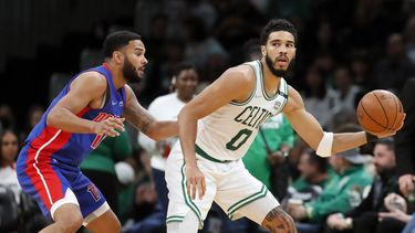 Tatum logra 31 y Celtics derrotan a Pistons