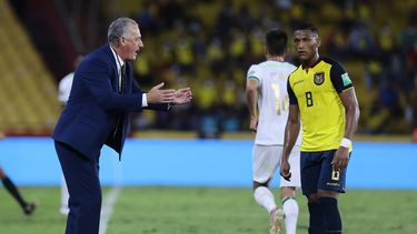 Ecuador con todo a favor enfrenta a la colista Venezuela