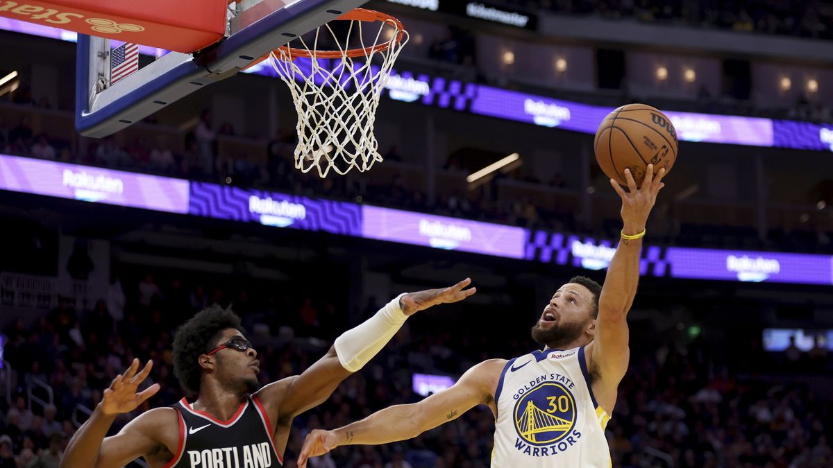 Con 31 Puntos De Curry, Warriors Remontan Para Vencer 110-106 A Trail ...