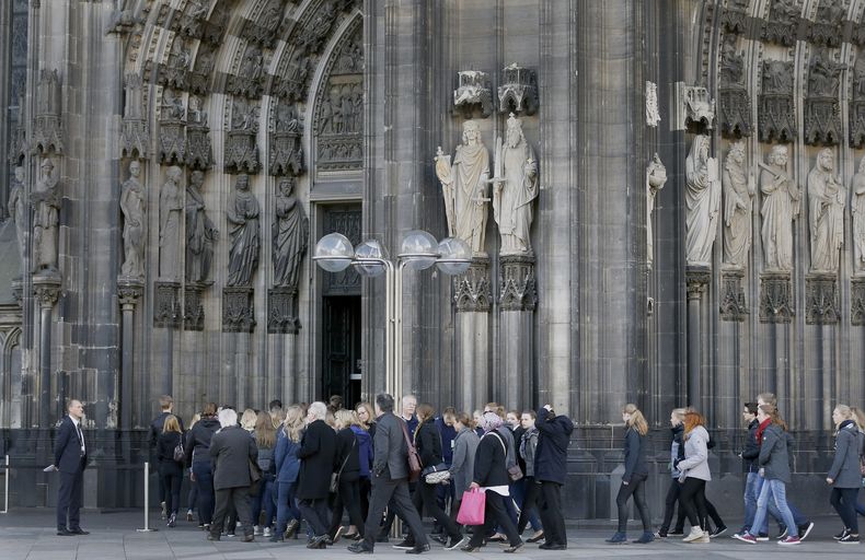 EUR-GEN_ALEMANIA-FUNERAL-1.jpg