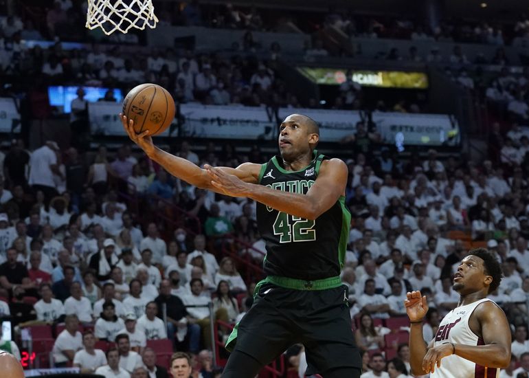 Celtics vence al Heat, están a un triunfo de las Finales