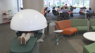 universidad de miami instala capsulas para siestas