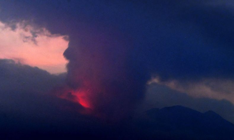 ASI-GEN JAPÓN-VOLCÁN