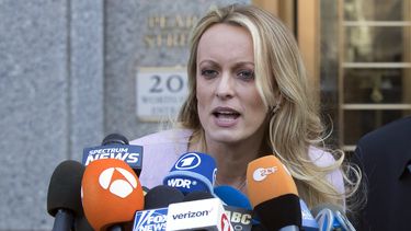 Compañía ofrece rescindir acuerdo con Stormy Daniels