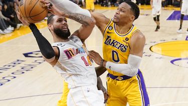 Schröder impulsa victoria de Lakers sobre Heat sin LeBron