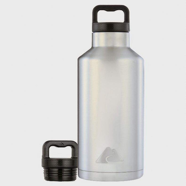 En la imagen, proporcionada por la Comisión de Seguridad de Productos del Consumidor de Estados Unidos (CPSC, por sus siglas en inglés), se muestra la “Botella de agua aislada de acero inoxidable de 64 onzas Ozark Trail que la empresa está retirando del mercado porque la tapa puede ser “expulsada con fuerza” y golpear inesperadamente a los consumidores. (Comisión de Seguridad de Productos del Consumidor de Estados Unidos vía AP)