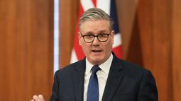 El primer ministro de Reino Unido, Keir Starmer, habla en una conferencia de prensa en Downing Street en Londres, el miércoles 1 de abril de 2026. (AP Foto/Frank Augstein, Pool) El primer ministro de Reino Unido, Keir Starmer, habla en una conferencia de prensa en Downing Street en Londres, el miércoles 1 de abril de 2026. (AP Foto/Frank Augstein, Pool)