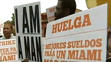 americateve | Trabajadores de los restaurantes de comidas rápidas de todo el país, incluidos varios  en el sur de la Florida, decidieron declararse en huelga hoy a modo de protesta por cobrar el salario mínimo.