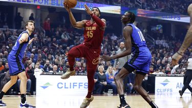 Mitchell anota 34 y los Cavaliers se imponen 107-96 a Magic