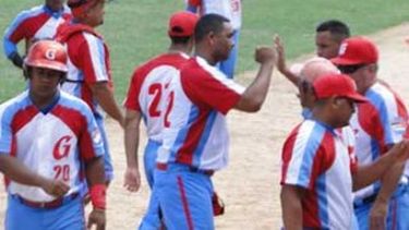 americateve | Dos habrían dado positivo a las pruebas del cólera. El 'brote' se originó en el Hotel Zaza, de Sancti Spíritus, donde estaba alojada la selección oriental.