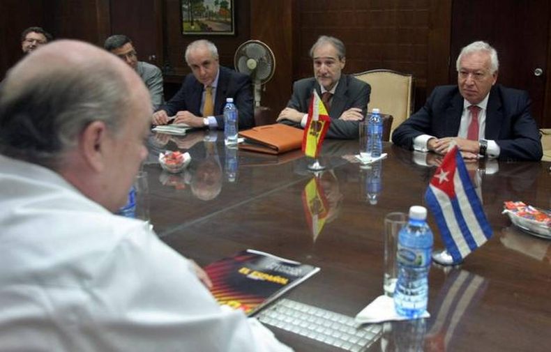 El canciller español elogió el pluralismo político y criticó "la tentación de imponer un proyecto único a todos los ciudadanos".