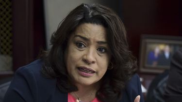 charbonier solicita mas dinero en el presupuesto para asistencia legal
