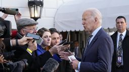 fuentes: equipo de biden halla mas documentos confidenciales