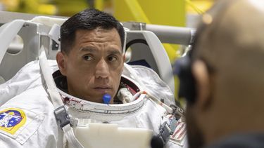 Astronauta de origen salvadoreño pasará meses en el espacio
