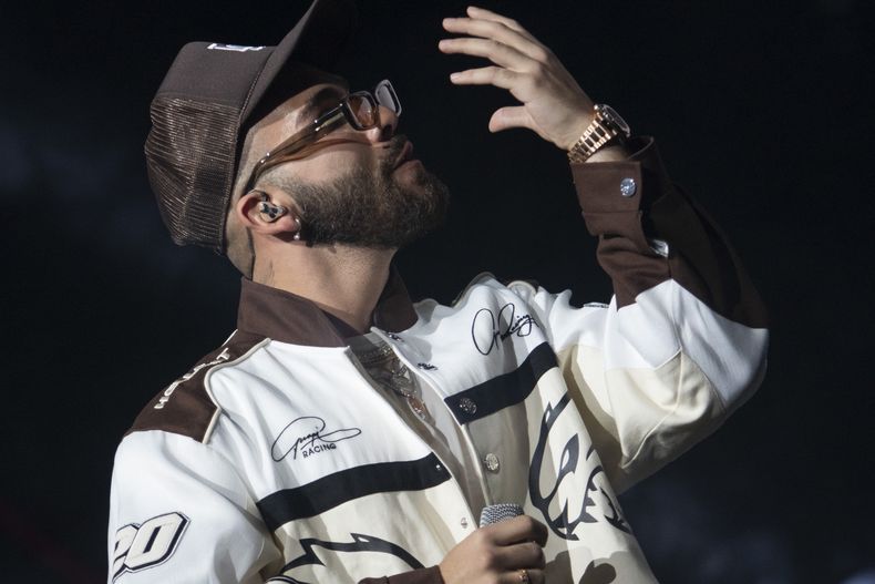 El cantante colombiano Manuel Turizo durante su concierto en el Coca-Cola Flow Fest de la Ciudad de México el domingo 26 de noviembre de 2023. (Foto AP/Alejandro Godínez)
