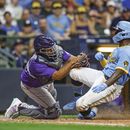 Cerveceros afianzan liderato tras ganar a Rockies 6-5 en 13
