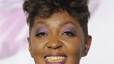 Emiten orden de arresto para cantante Anita Baker