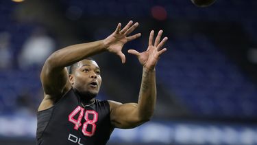Travon Walker, 1ra selección de draft, firma con Jaguars
