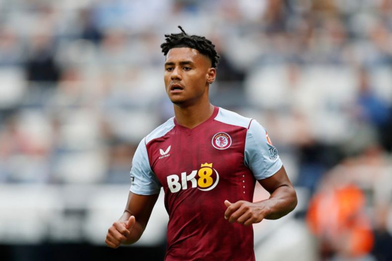 Ollie Watkins de Aston Villa durante el partido contra Newcastle en la Liga Premier, el 12 de agosto de 2023, en Newcastle, Inglaterra. (AP Foto/Steve Luciano)